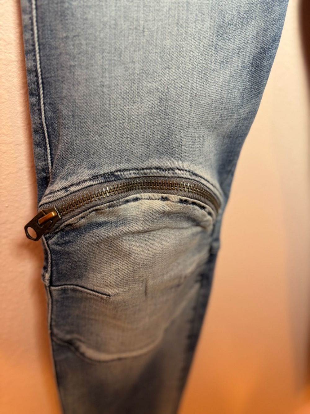 G-Star 3D -5620 Zip Knee Slim Moto Jeans in Faded Blue - Picture 3 of 8